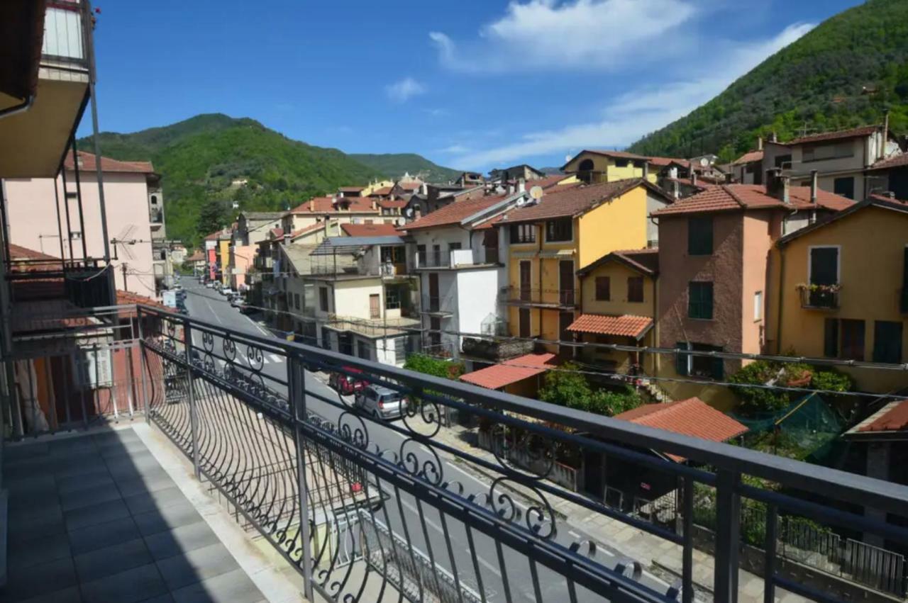 La Casa Di Gb Pieve di Teco Exterior foto